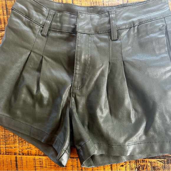 Kut faux leather shorts size 4 - Picture 3 of 4